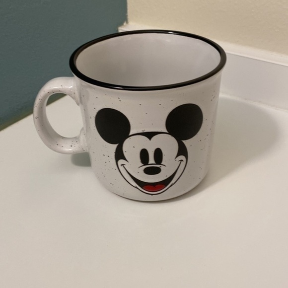 20 oz Mickey Mouse oversized coffee mug - Picture 2 of 4